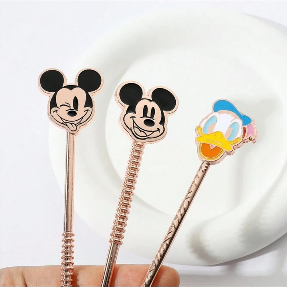 Disney Mickey and Friends Makeup Brush Set - Picture 6 of 13